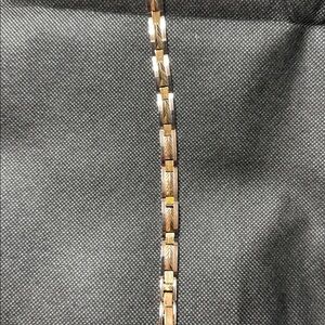 Winard two tone bracelet 8” long.